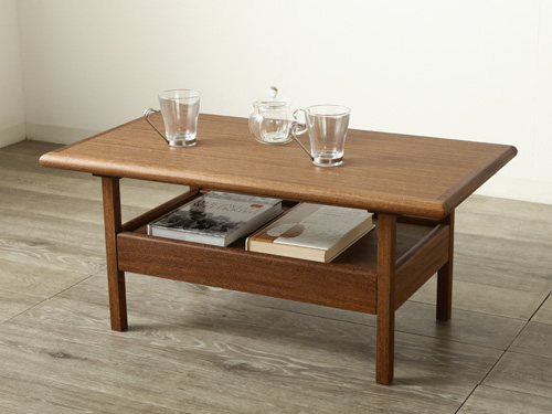 センターテーブル